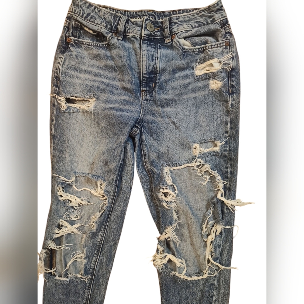 American Eagle Thrashed Tomgirl Shredded Denim Blue Jeans Edgy Size 2 Short - Picture 4 of 5